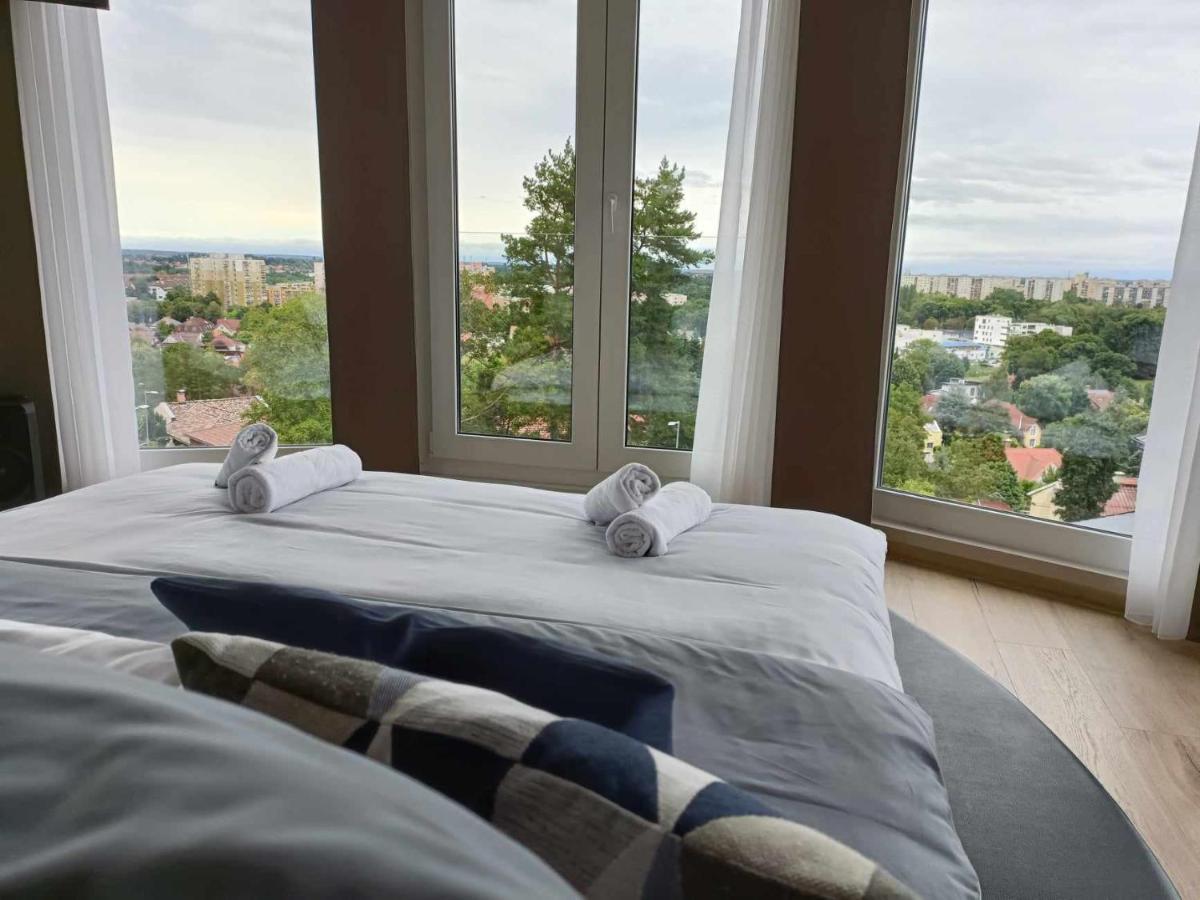 West Panorama Penthouse - Apartment With A Fantastic View Of The City Szombathely Exterior photo