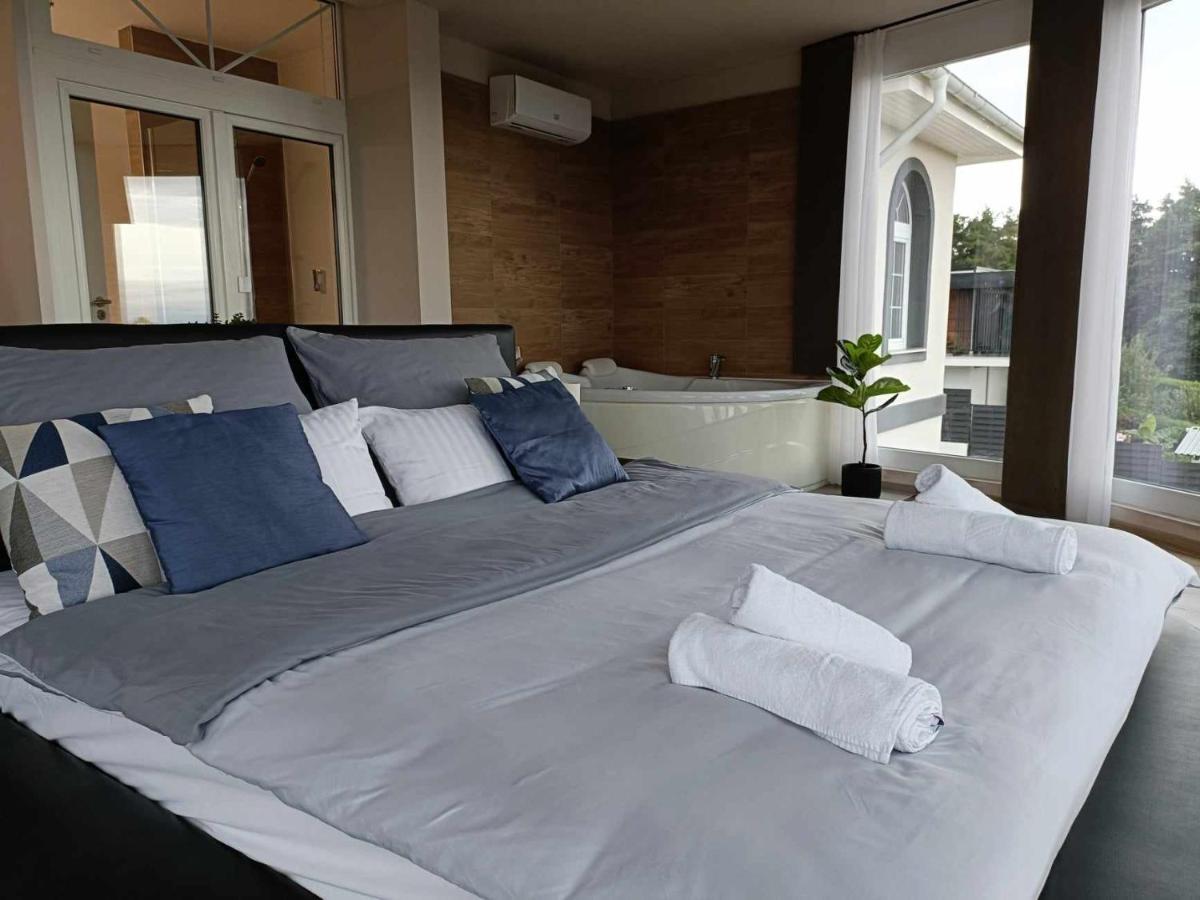 West Panorama Penthouse - Apartment With A Fantastic View Of The City Szombathely Exterior photo