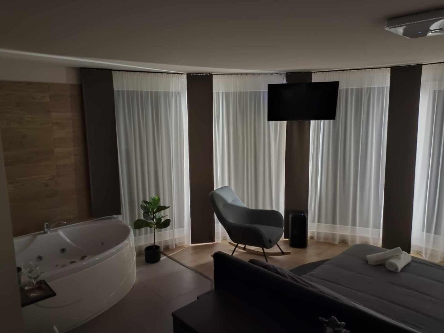 West Panorama Penthouse - Apartment With A Fantastic View Of The City Szombathely Exterior photo