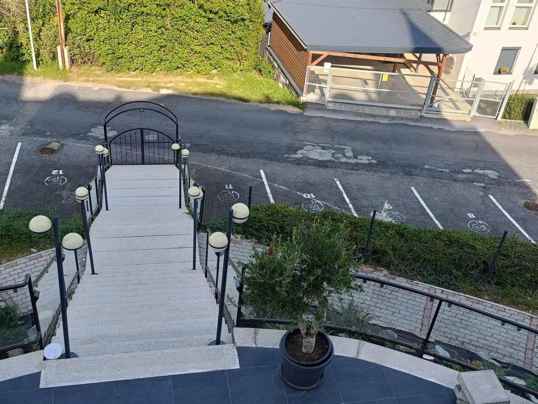 West Panorama Penthouse - Apartment With A Fantastic View Of The City Szombathely Exterior photo