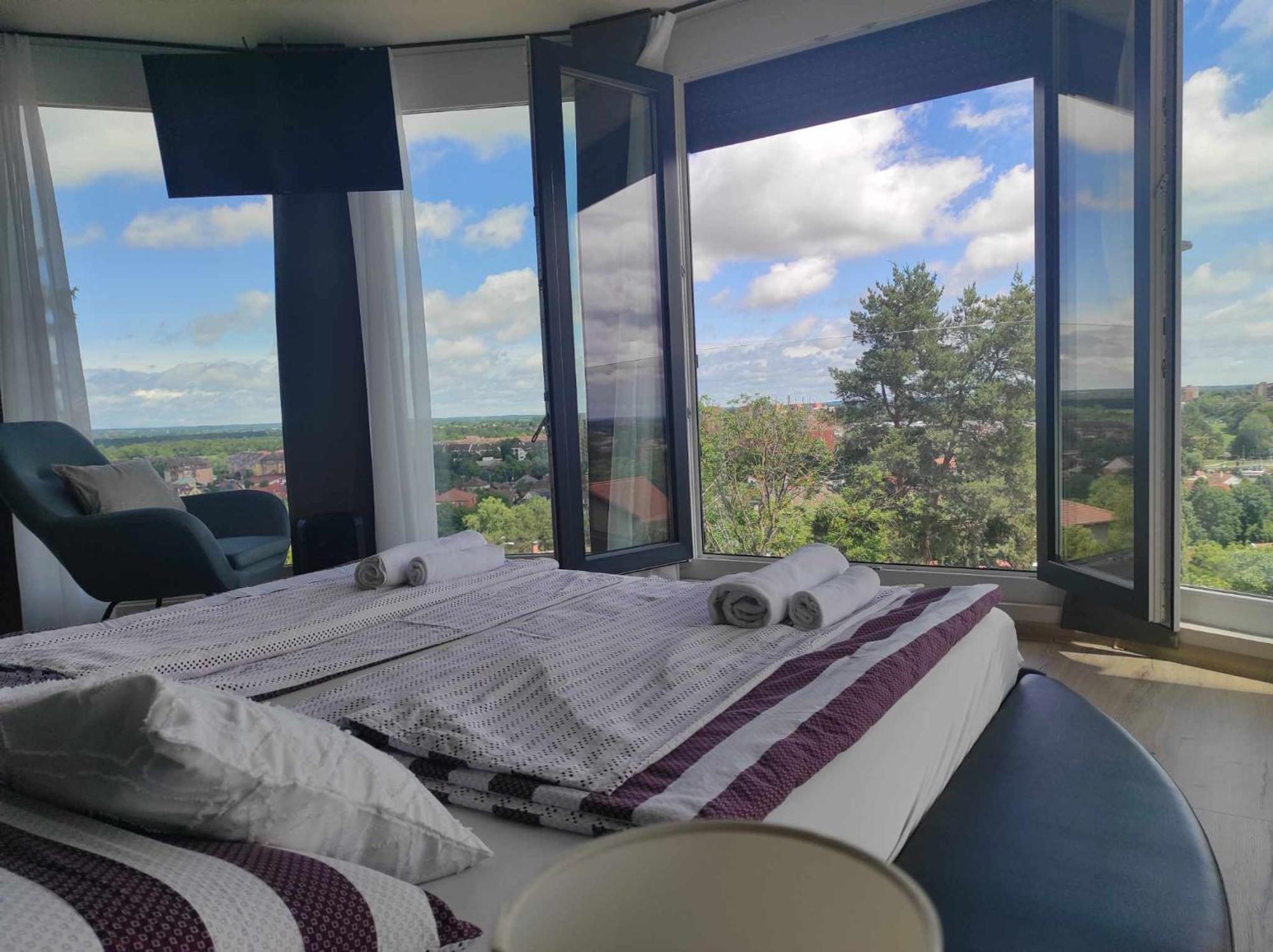 West Panorama Penthouse - Apartment With A Fantastic View Of The City Szombathely Exterior photo